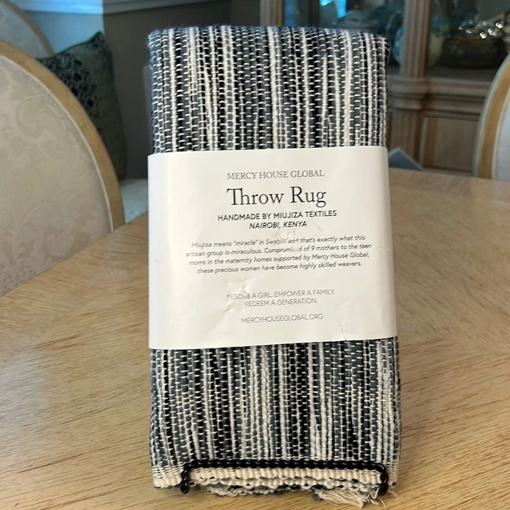 Mercy Throw Global Miujiza Rug (2x3) NWT